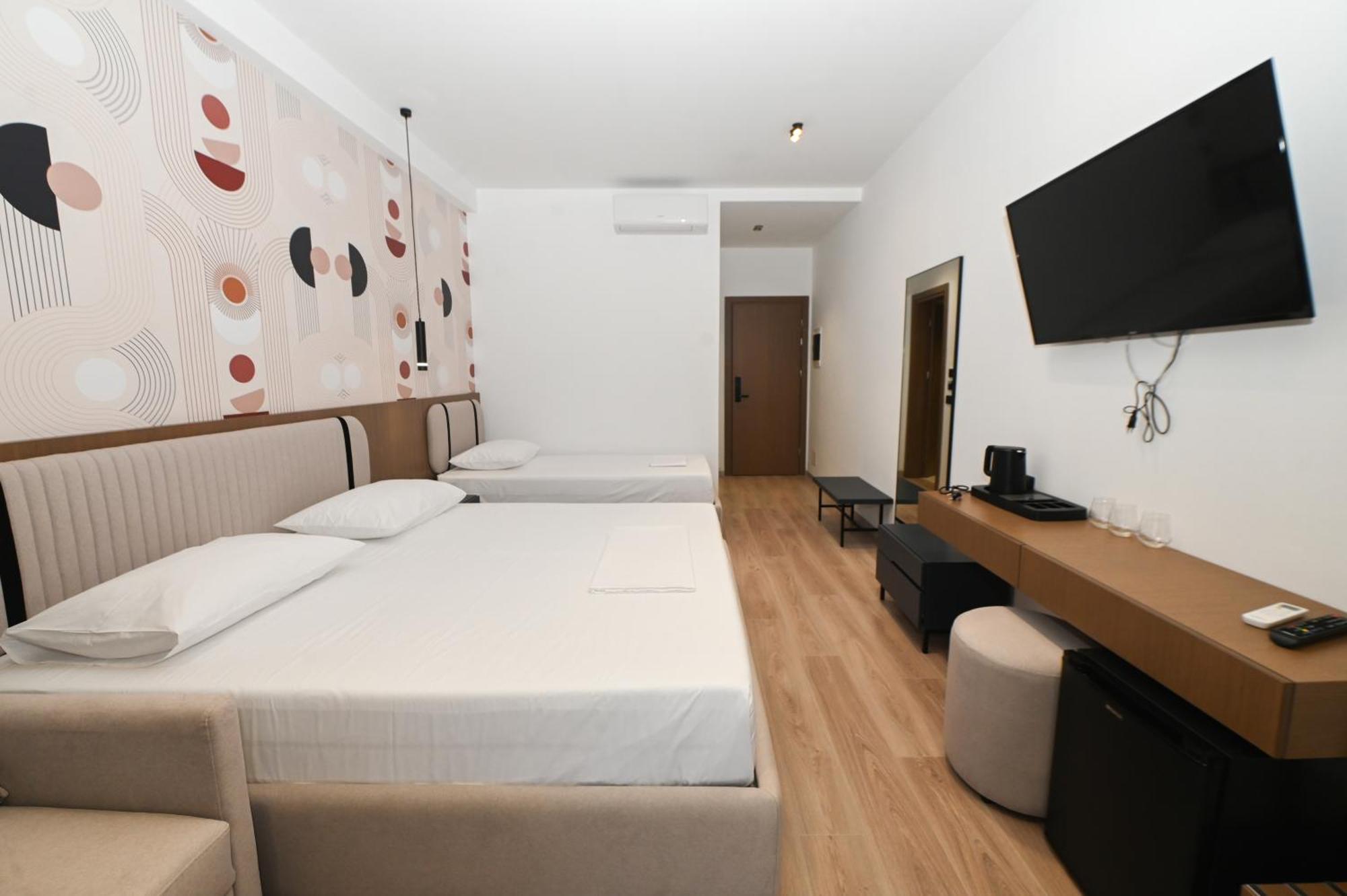 Monun Hotel Ksamil Bagian luar foto