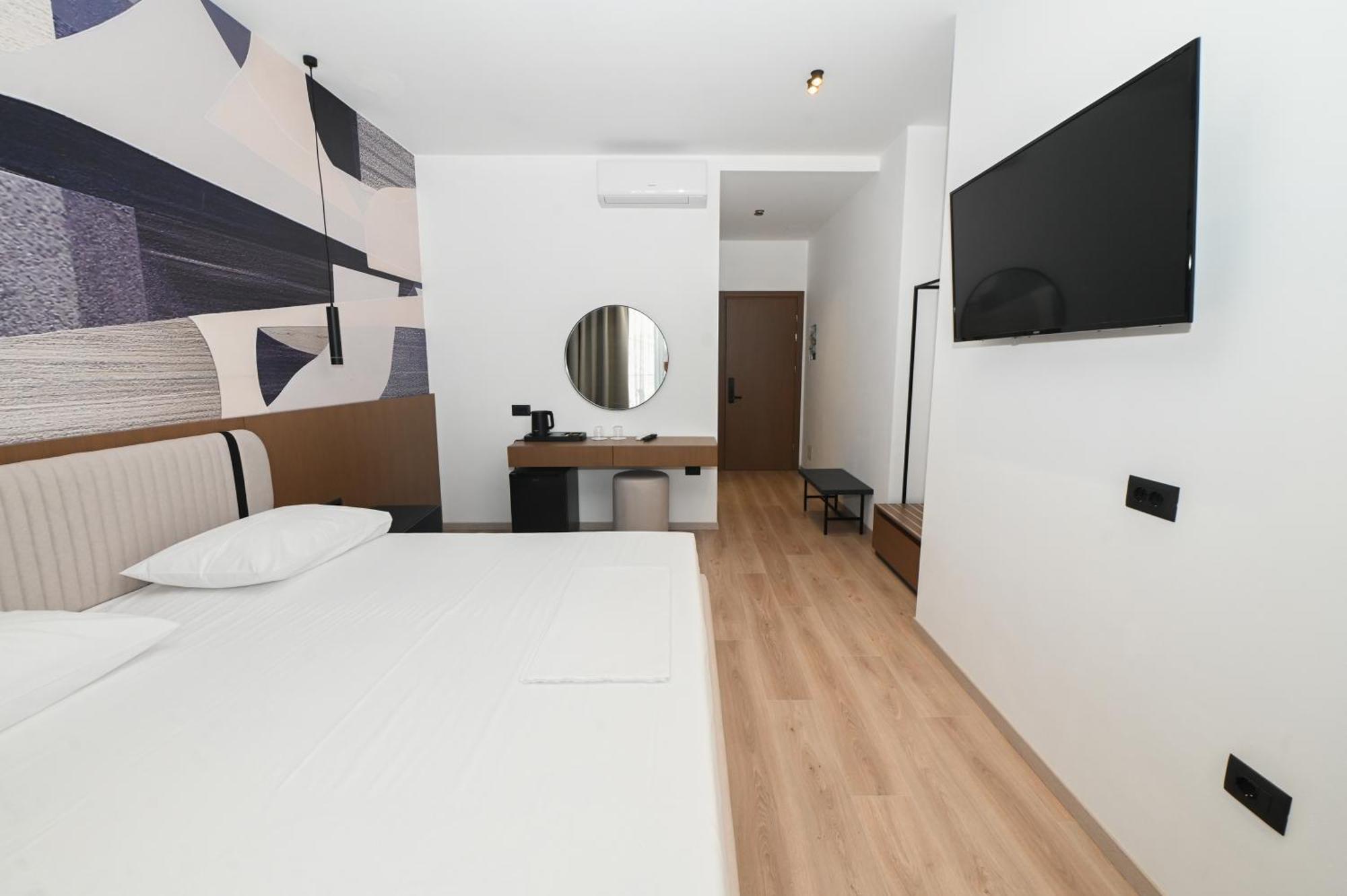 Monun Hotel Ksamil Bagian luar foto