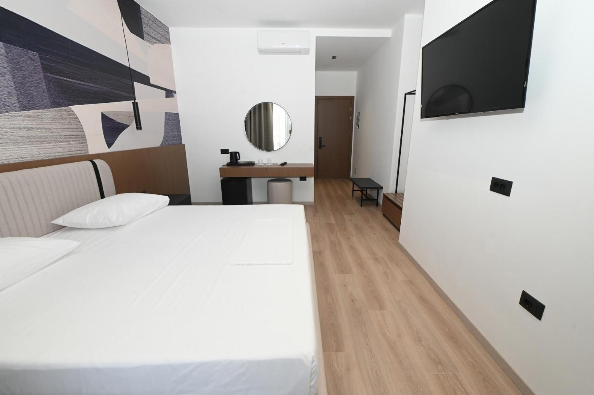 Monun Hotel Ksamil Bagian luar foto