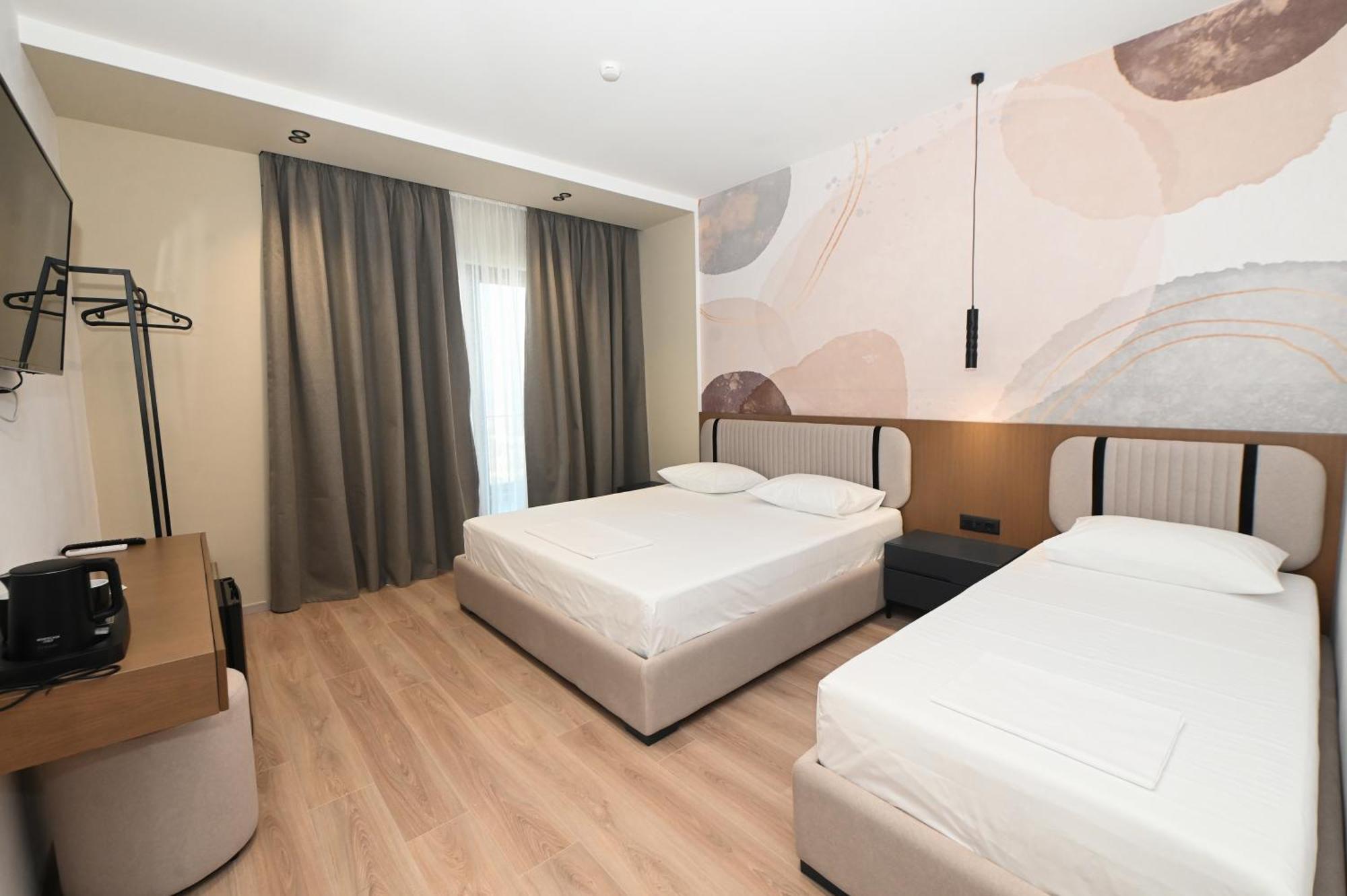 Monun Hotel Ksamil Bagian luar foto